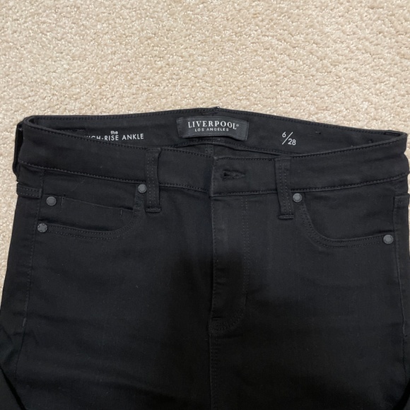 Black skinny jeans - Picture 2 of 4